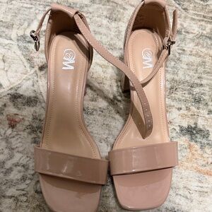 CM Heels size 6